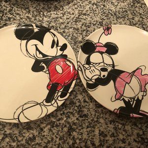 Super cute Vintage-drawn Mickey and Minnie Plates!